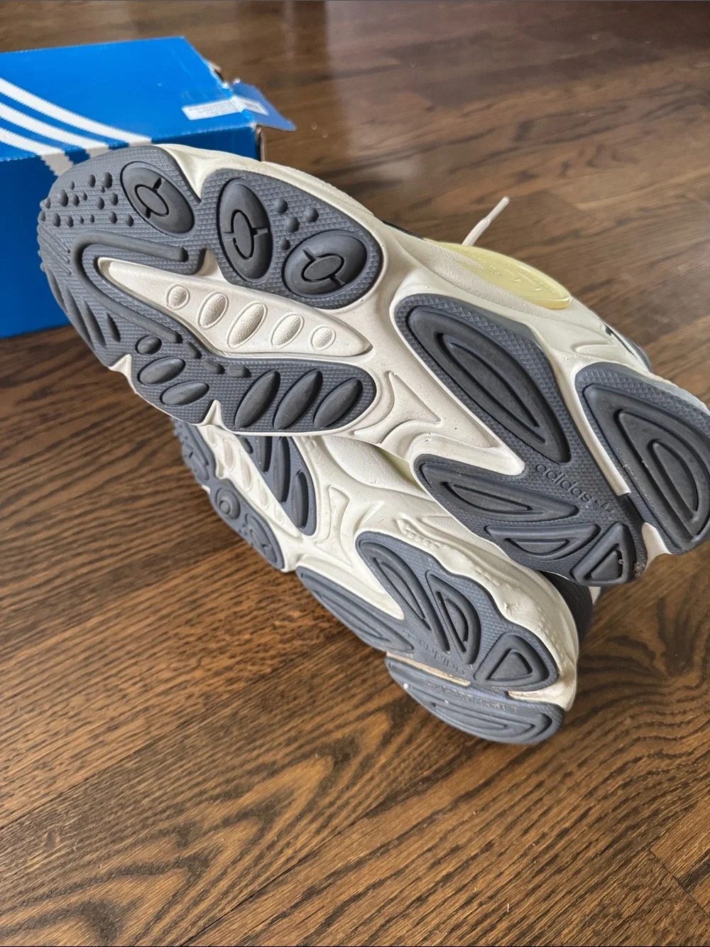 adidas Oztral sneakers. Cream & Gray size US 9